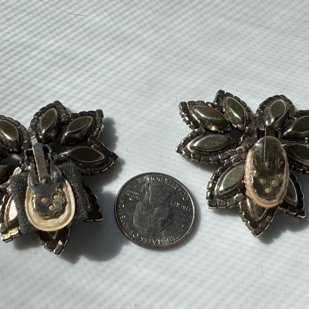 Sophisticated Black and Silver Floral Earrings - Picture 4 of 6